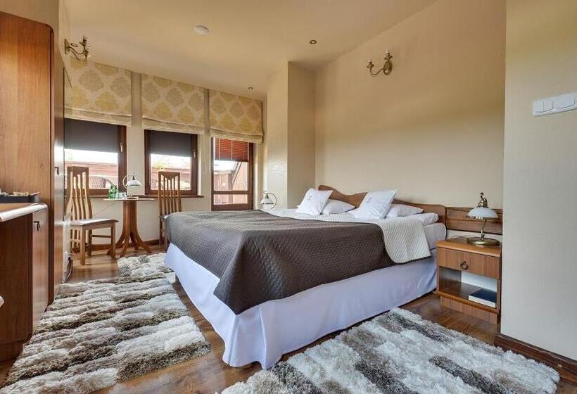 带1个卧室的带阳台的公寓, Karczma Klimtówka