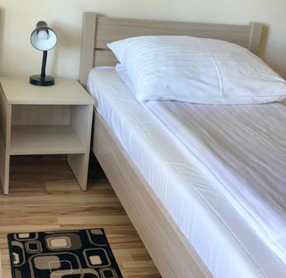 اتاق استاندارد با سرویس بهداشتی مشترک, Olimpik Park