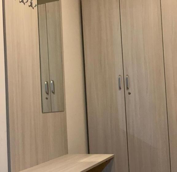 اتاق استاندارد سه تخته با سرویس بهداشتی مشترک, Olimpik Park