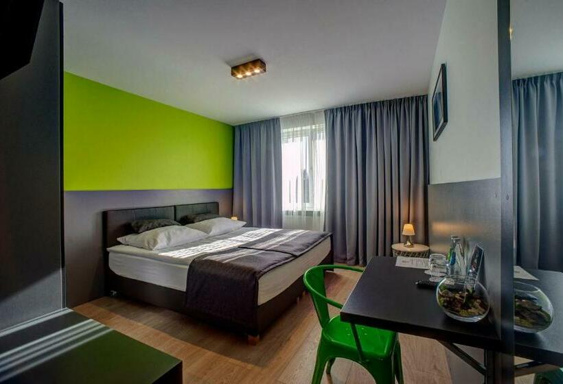 带大床的标准间, Wiki Sanok Events & Bowling