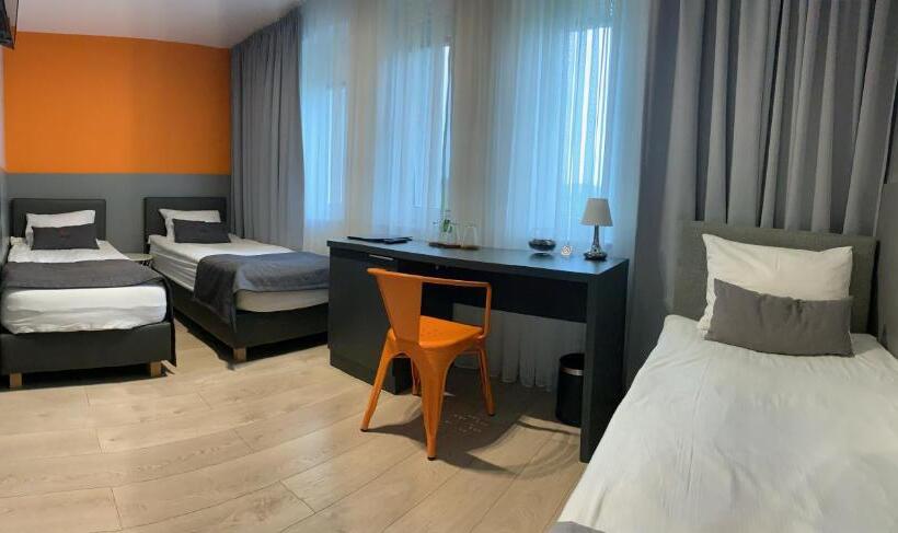 经济型三人房间, Wiki Sanok Events & Bowling