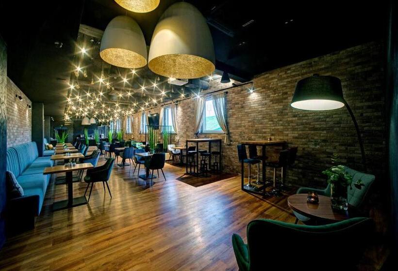 高级大房间, Wiki Sanok Events & Bowling