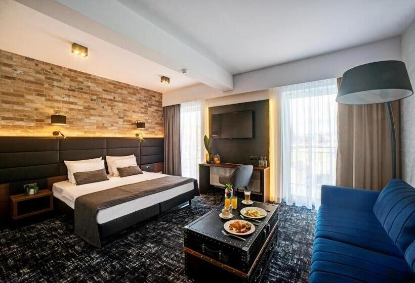 带阳台的豪华间, Wiki Sanok Events & Bowling