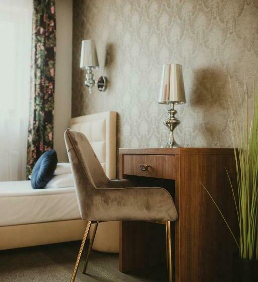 חדר סטנדרט יחיד, Wróblewscy