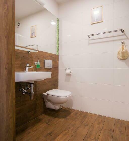 חדר סטנדרט יחיד, Wróblewscy