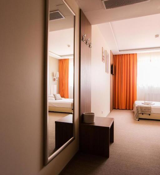 חדר סטנדרט יחיד, Wróblewscy