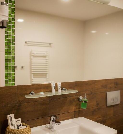 חדר דלוקס, Wróblewscy