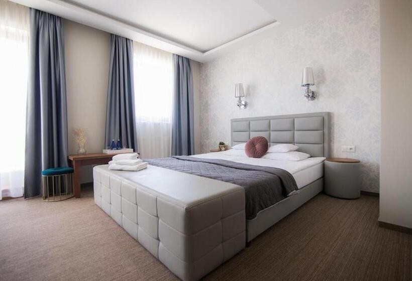 חדר דלוקס, Wróblewscy