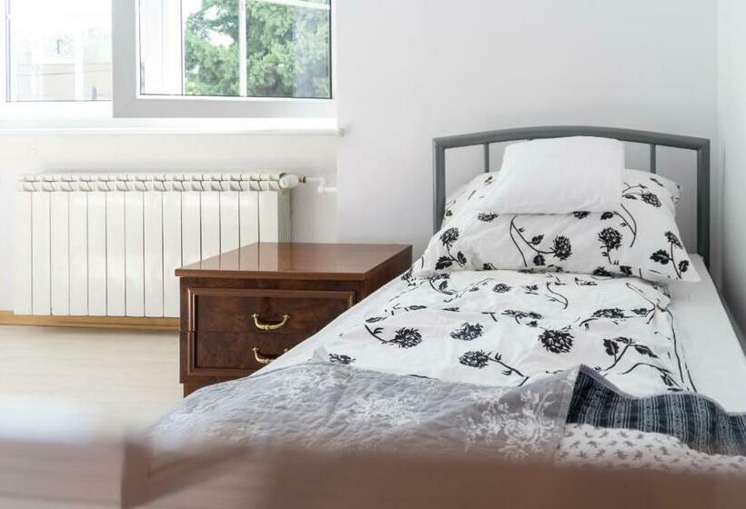 اتاق استاندارد سه نفره, Magic Garden Hostel