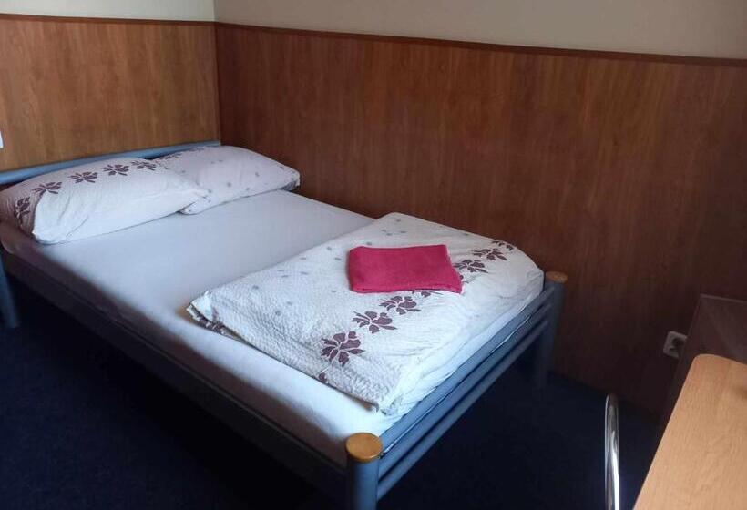 חדר סטנדרט יחיד, Miltex