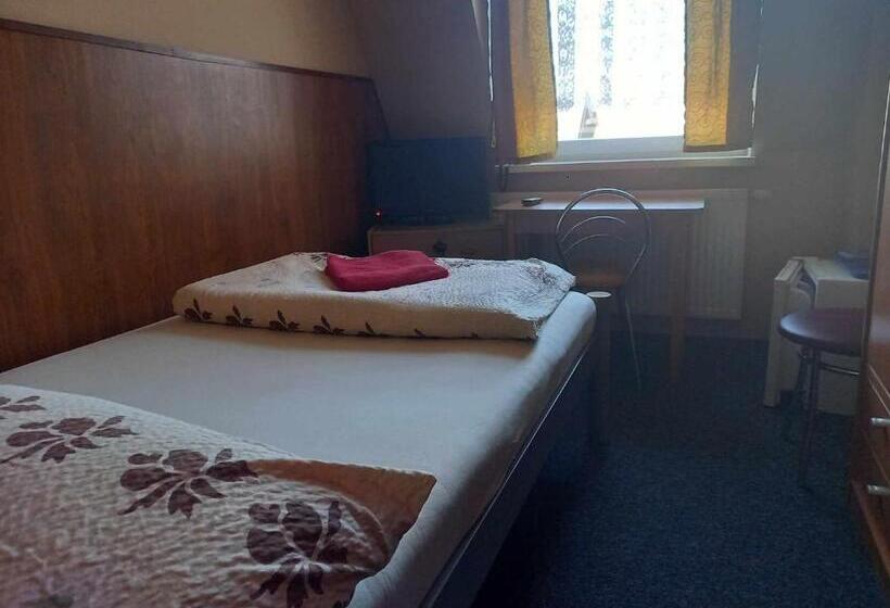 חדר סטנדרט יחיד, Miltex