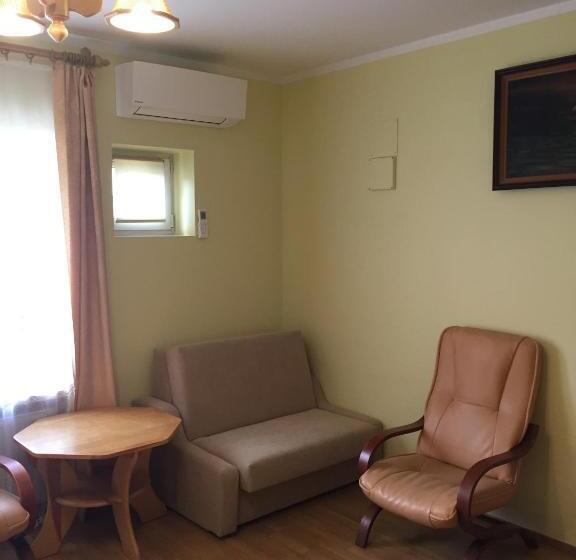 شقة غرفة واحدة, Pensjonat Przy Błoniach