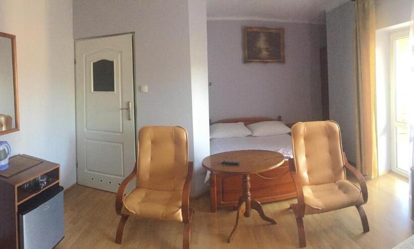 غرفة قياسية ثلاثية, Pensjonat Przy Błoniach