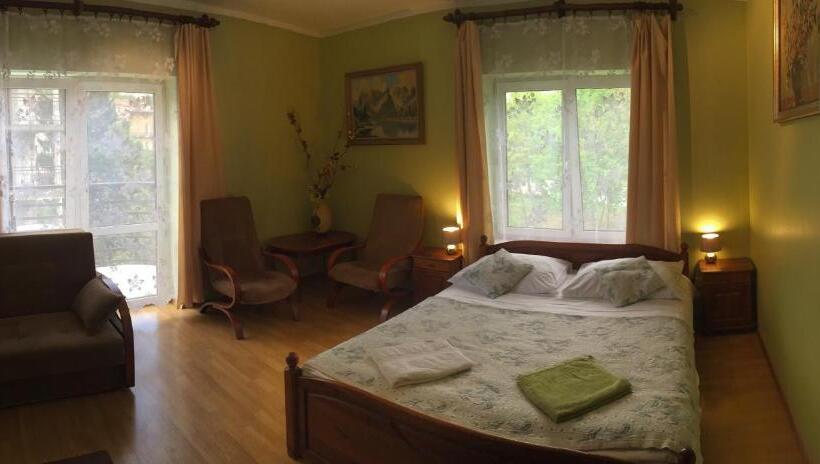 شقة غرفة واحدة, Pensjonat Przy Błoniach