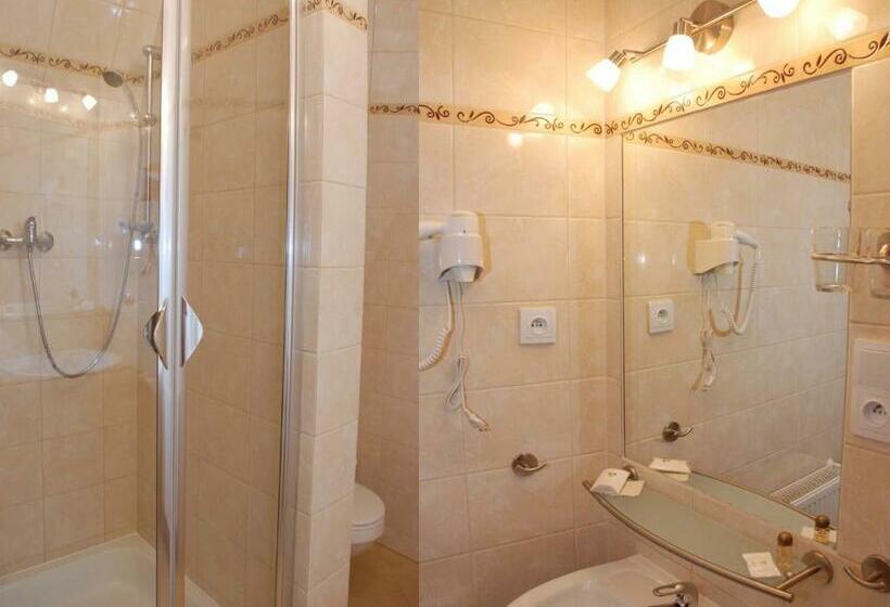 غرفة ديلوكس, Piramida