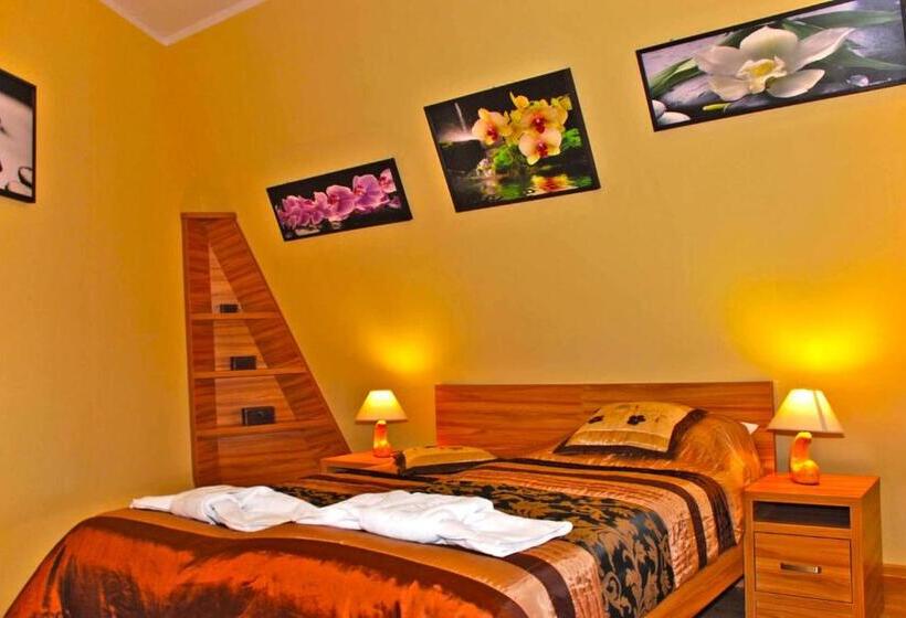 غرفة ديلوكس, Piramida