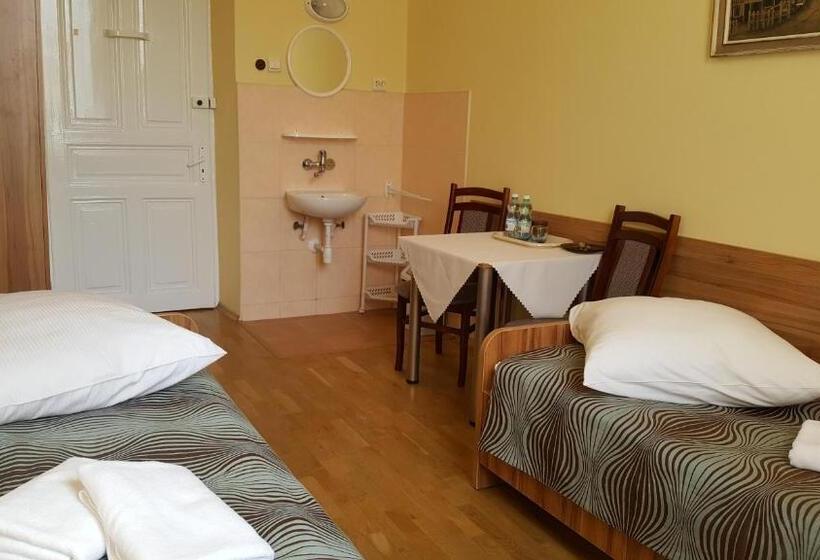 带共用浴室的标准房间, Stary Dom Zdrojowy