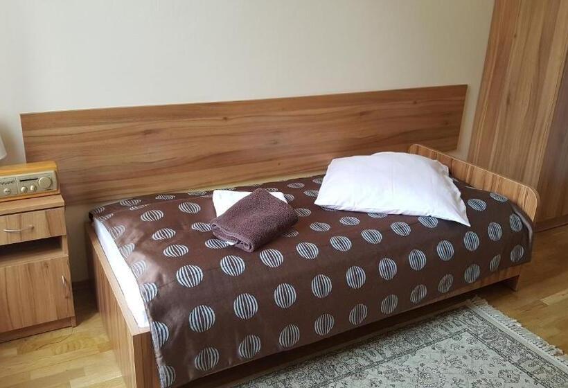 带共用浴室的标准房间, Stary Dom Zdrojowy