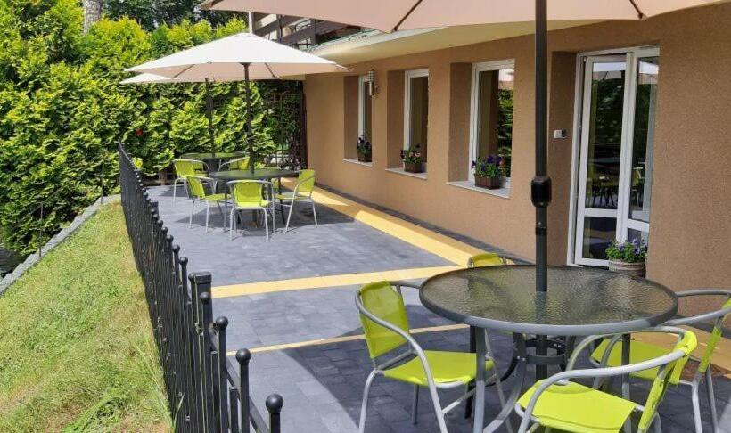 标准工作室, Willa Jasna