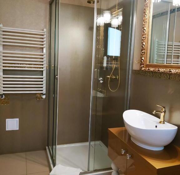 חדר סטנדרט לשלושה עם מרפסת, Royal Palace Centrum Bankietowe