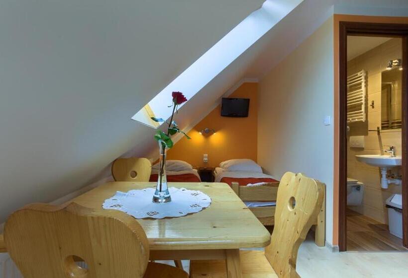 غرفة إقتصادية ثلاثية, Pensjonat Willa Szarotka