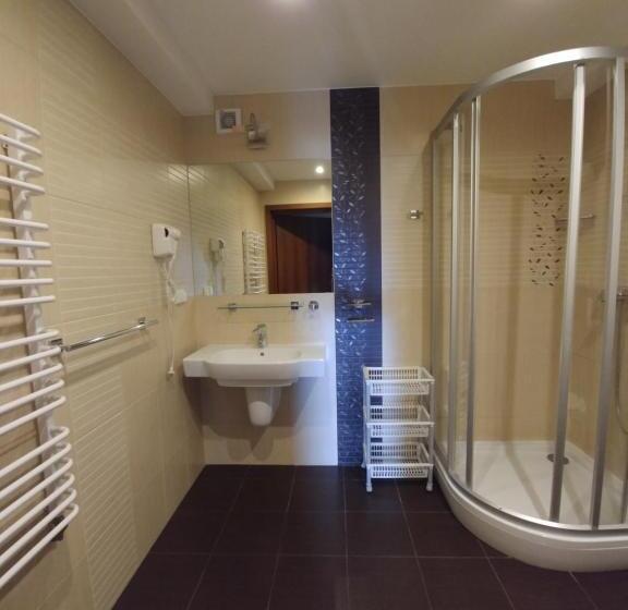 جناح مطل على البحيرة, Pensjonat Willa Szarotka