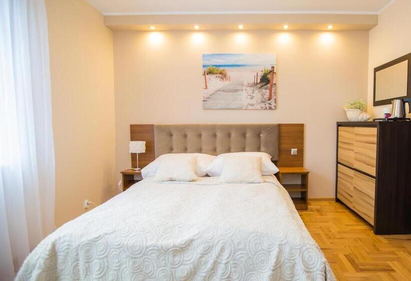 Quarto Estandar, Savona świnoujście