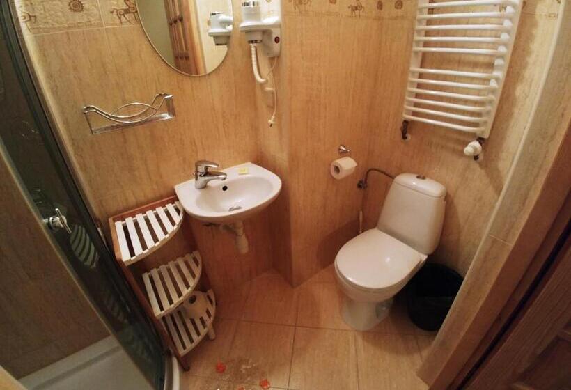 家庭间, U Hani W Pobliżu Gorący Potok I Termy