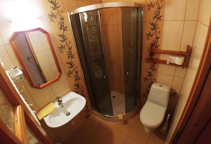 标准单人间, U Hani W Pobliżu Gorący Potok I Termy