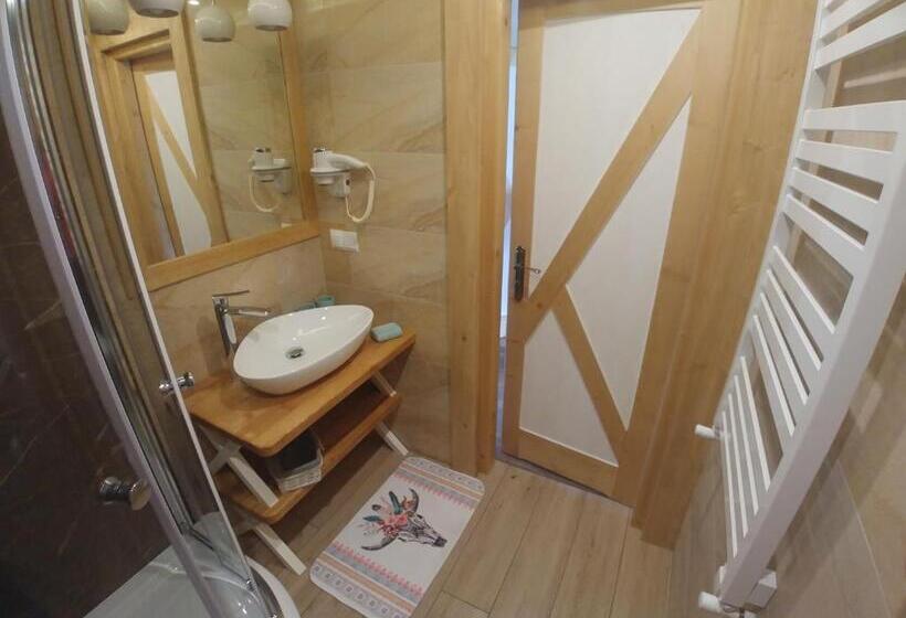 带1个卧室的带阳台的公寓, U Hani W Pobliżu Gorący Potok I Termy