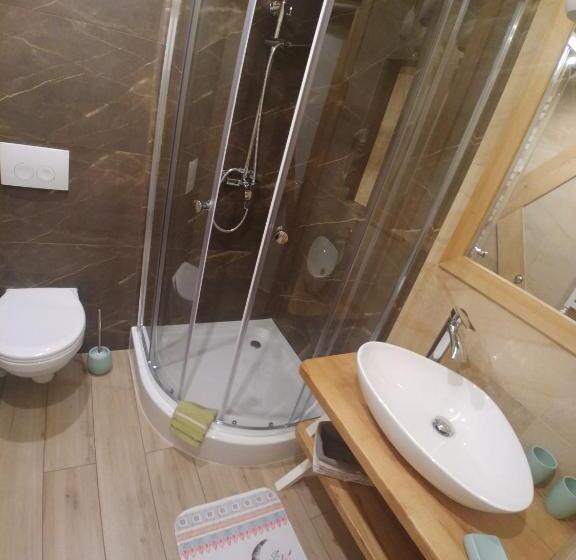 带1个卧室的带阳台的公寓, U Hani W Pobliżu Gorący Potok I Termy