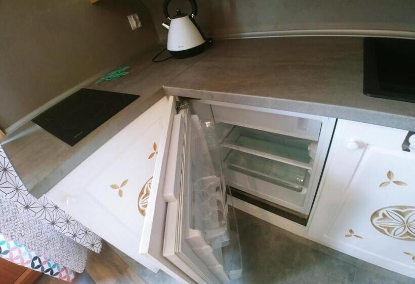 带1个卧室的带阳台的公寓, U Hani W Pobliżu Gorący Potok I Termy