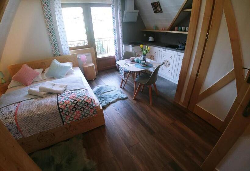 带1个卧室的带阳台的公寓, U Hani W Pobliżu Gorący Potok I Termy