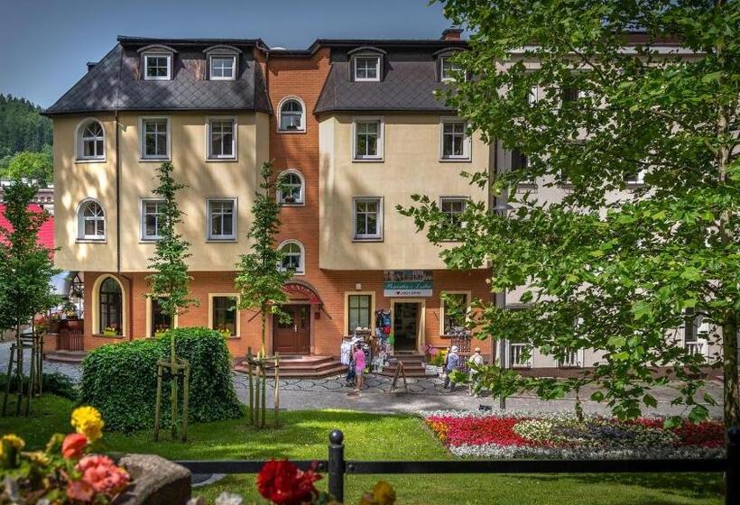 스탠다드 룸, Willa Alexander