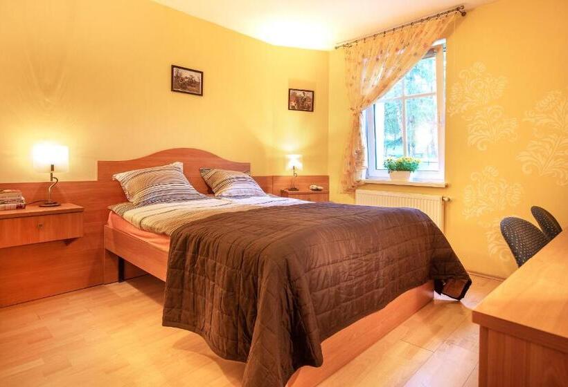 침실 2개 아파트, Willa Alexander