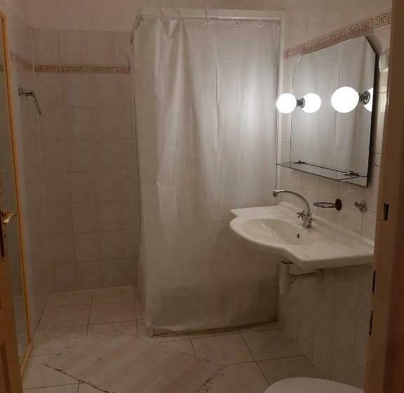 Четырехместный Номер Стандарт, Usługi Hotelarskie Karpacz
