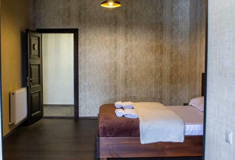 اتاق استاندارد با بالکن, Eden