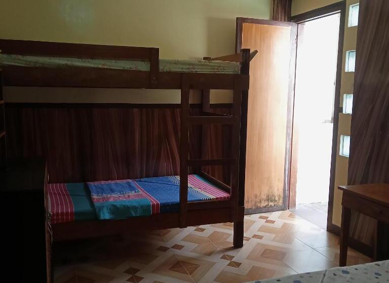 Семейный Номер, Marian Pension El Nido