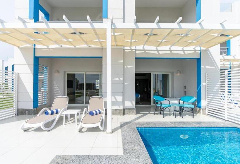 سوئیت رویال, Casa Blue Resort