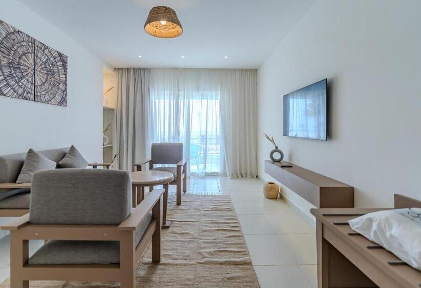 سوئیت با چشم‌انداز, Casa Blue Resort