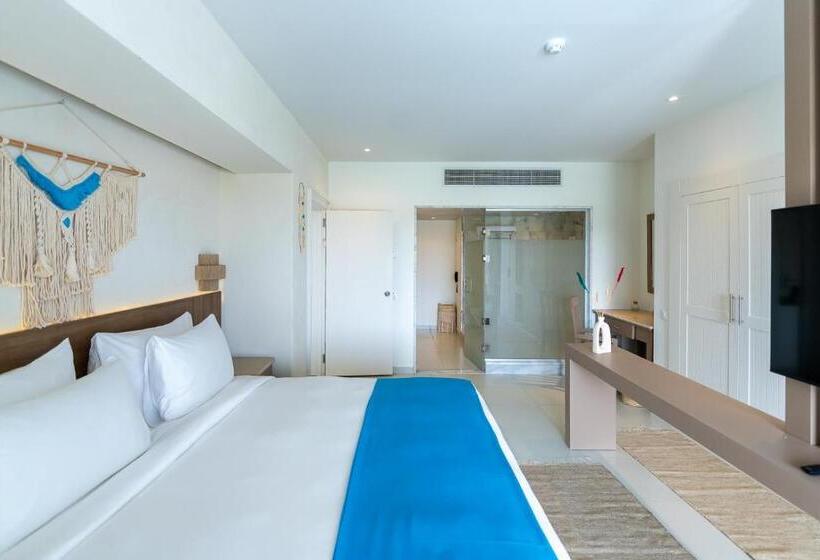 سوئیت با چشم‌انداز, Casa Blue Resort