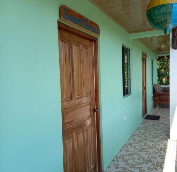 バルコニー付きスタンダードルーム, Hospedaje Rosa Del Mar & Sweets Cafe