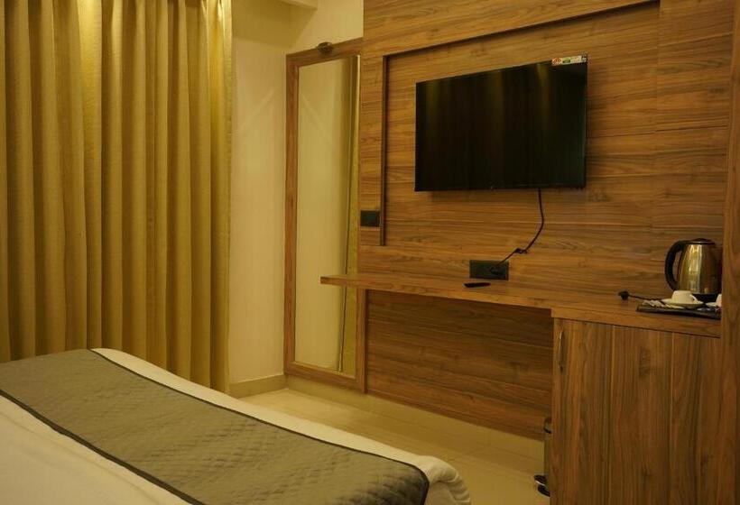 디럭스 룸 킹사이즈 침대, Jannat