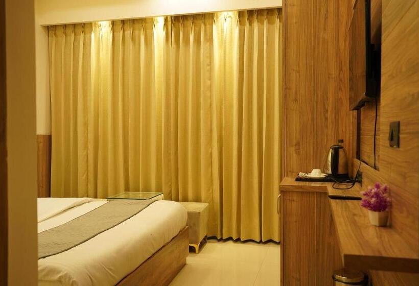 디럭스 룸 킹사이즈 침대, Jannat