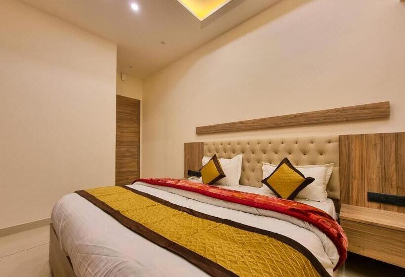 디럭스 룸, Jannat