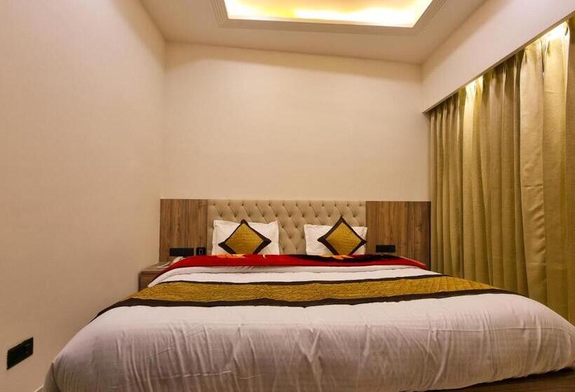 디럭스 룸, Jannat