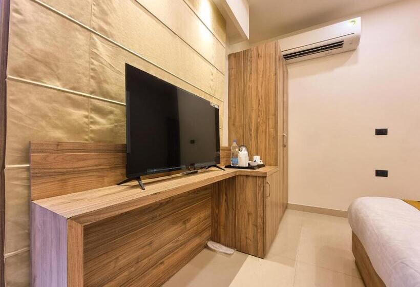 디럭스 룸, Jannat