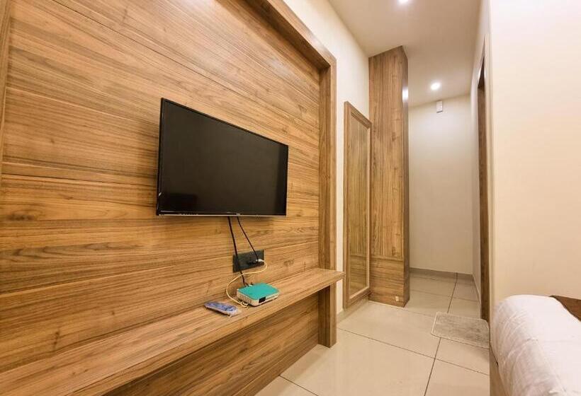 이코노미 싱글 룸, Jannat