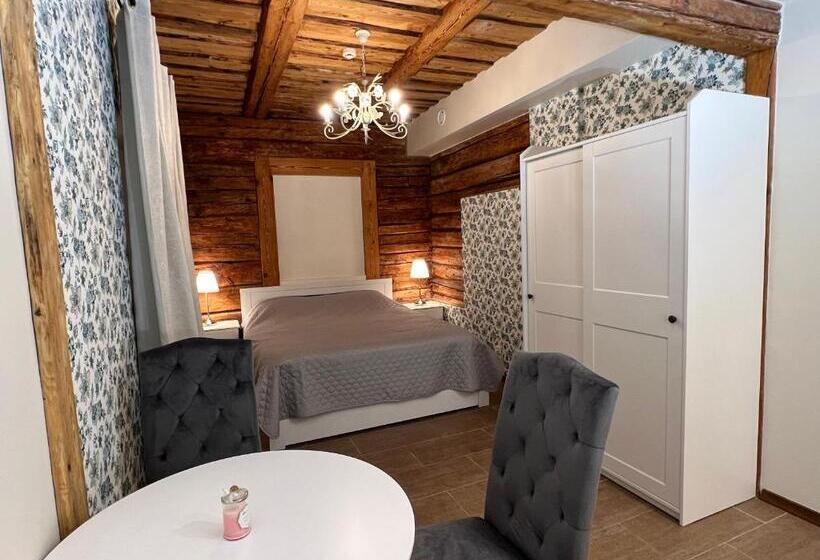 اتاق لوکس, Karlova Manor Apartments