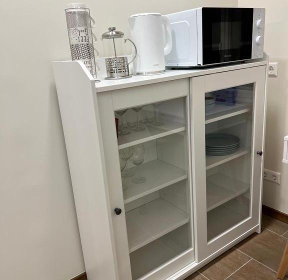 اتاق لوکس, Karlova Manor Apartments